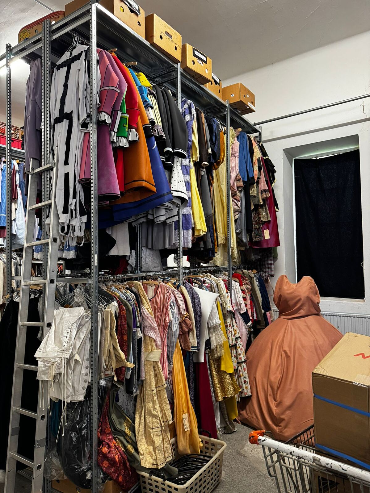 Volkstheater-Kostümflohmarkt 